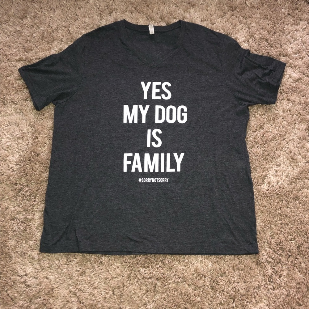 YES MY DOG IS FAMILY Canvas tee (grey) 3X